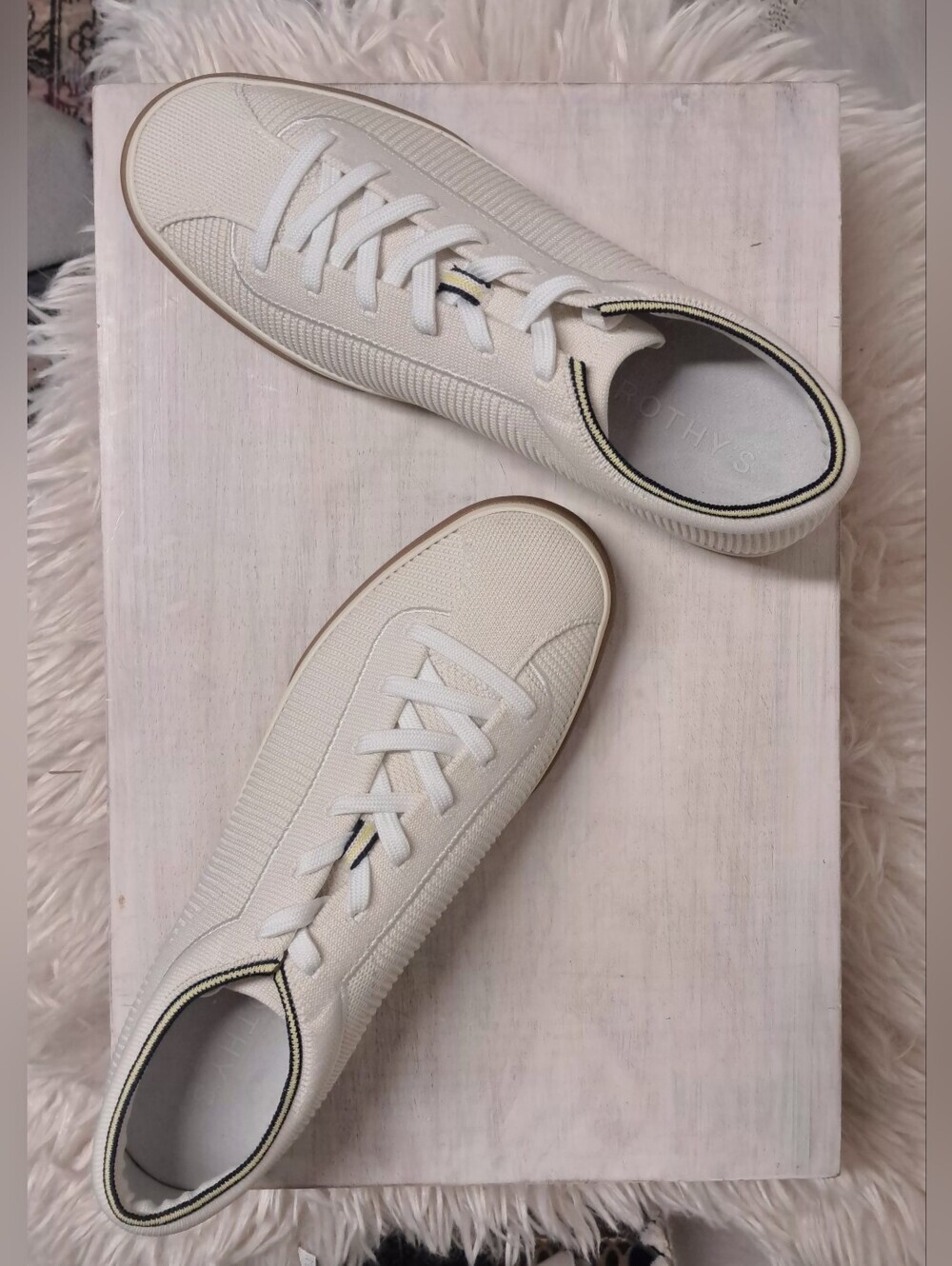 Rothy's Cream "The Lace Up" Knit Sneakers with Gum Sole Size 11 - Picture 1 of 6